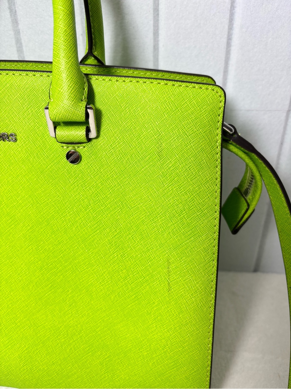 Michael Kors Neon Lime Saffiano Satchel with Detachable Strap - Picture 2 of 12